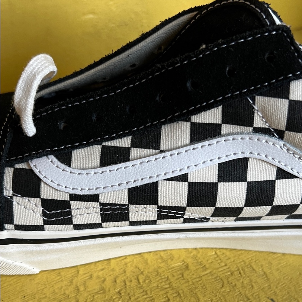 Vans Black and White Checkerboard Old Skool - Picture 6 of 10